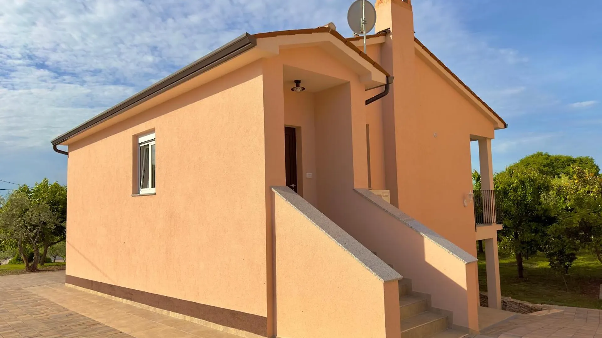Apartments Marijan & Marija Bale 0*,