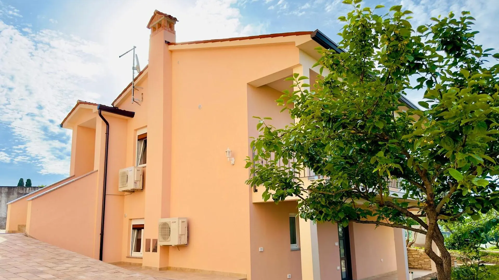 Apartments Marijan & Marija Bale