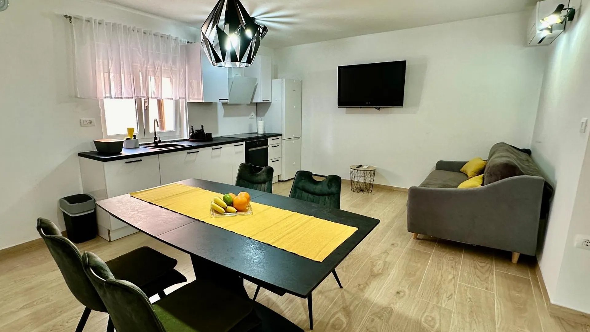 Apartments Marijan & Marija Bale